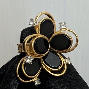 #104 Gold & Black Flower Statement Ring - Elegant Women's Jewelry